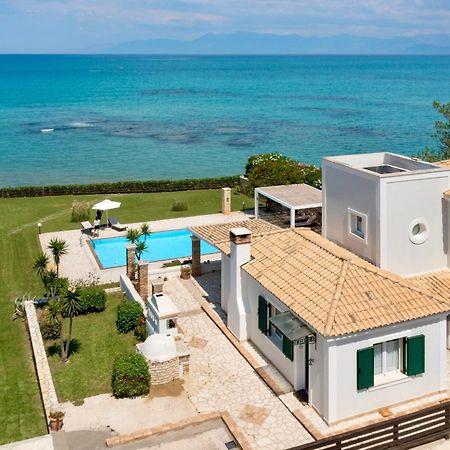 Beachfront Villa Victoras - With Private Beach シダリオン エクステリア 写真