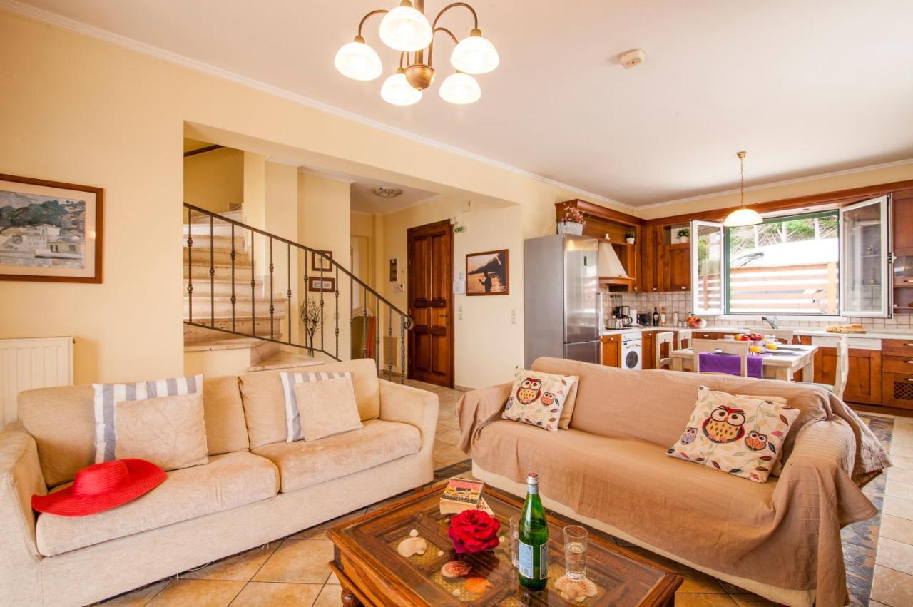 Beachfront Villa Victoras - With Private Beach シダリオン エクステリア 写真