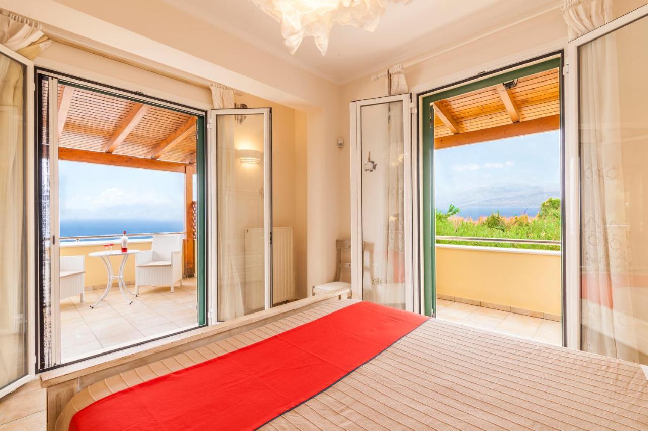 Beachfront Villa Victoras - With Private Beach シダリオン エクステリア 写真