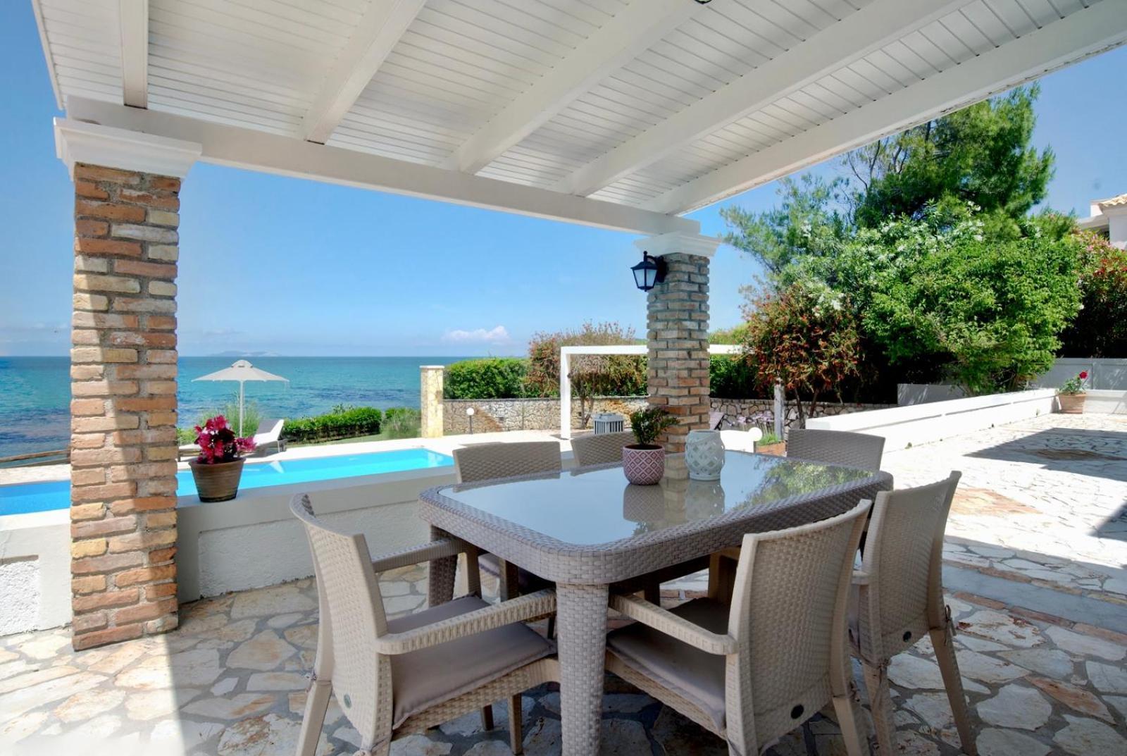 Beachfront Villa Victoras - With Private Beach シダリオン エクステリア 写真