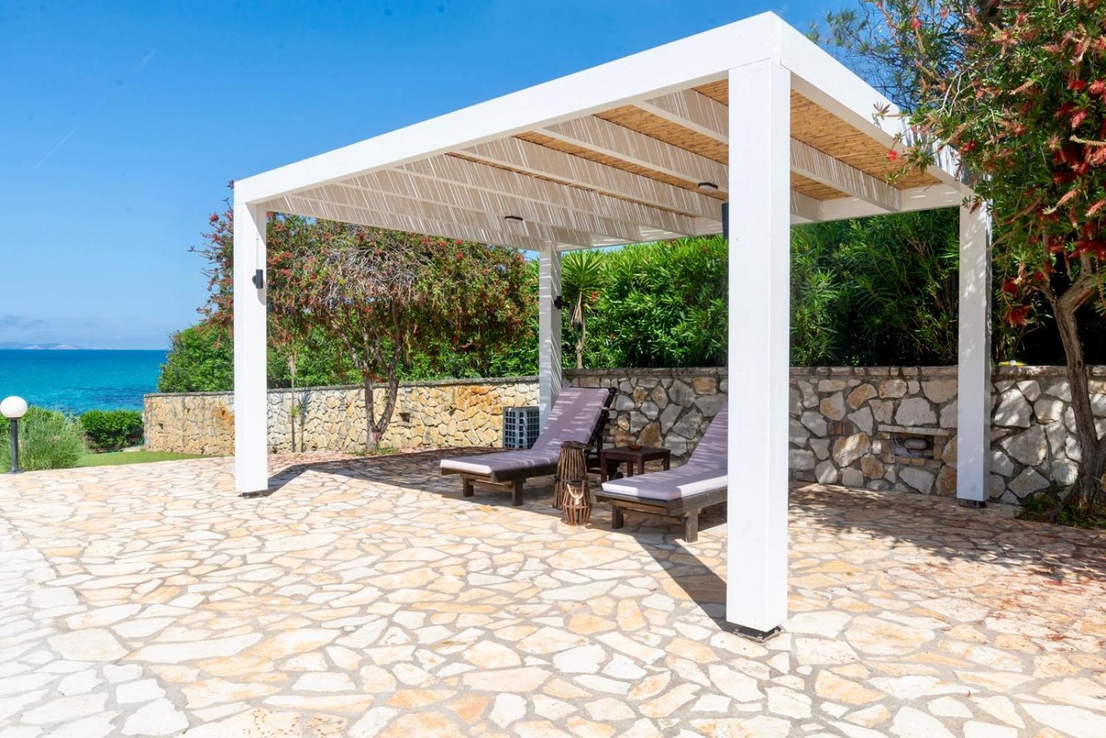 Beachfront Villa Victoras - With Private Beach シダリオン エクステリア 写真